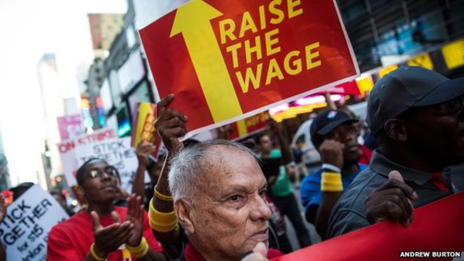 Workers in New York in fast food sector set for higher minimum wage